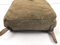Rucksack für Angehörige der Artillerie in der Wehrmacht, getragenes Stück,  datiert 1944