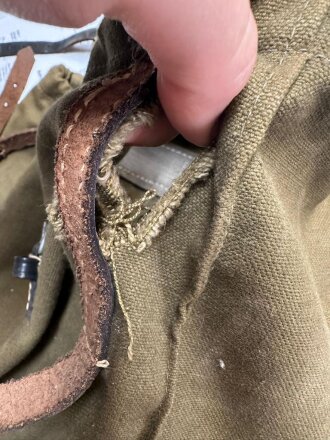 Rucksack für Angehörige der Artillerie in der Wehrmacht, getragenes Stück, datiert 1944