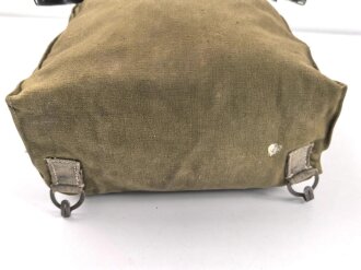 Rucksack für Angehörige der Artillerie in der Wehrmacht, getragenes Stück,  datiert 1944