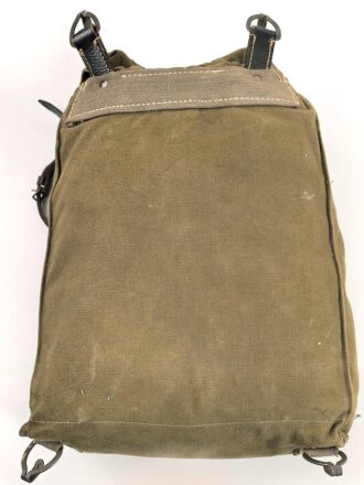 Rucksack für Angehörige der Artillerie in der Wehrmacht, getragenes Stück,  datiert 1944
