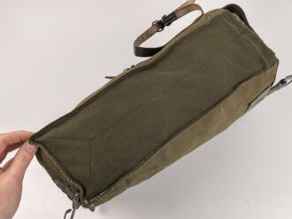 Rucksack für Angehörige der Artillerie in der Wehrmacht, wohl ungetragenes Stück,  mit Reichsbetriebsnummer
