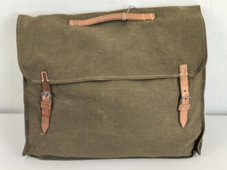 Kleidersack 31 für Angehörige der Wehrmacht. Ungetragenes Stück, ein Metallverschluss unvollständig