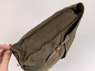 Kleidersack 31 für Angehörige der Wehrmacht. Ungetragenes Stück, ein Metallverschluss unvollständig