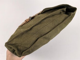Kleidersack 31 für Angehörige der Wehrmacht. Ungetragenes Stück, ein Metallverschluss unvollständig