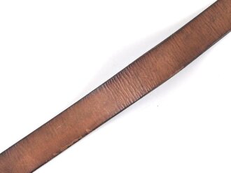 Brauner Koppelriemen für Angehörige der Reichswehr . Gesamtlänge 100cm, guter Zustand