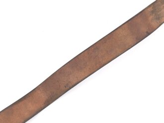 Schwarzer Koppelriemen für Angehörige der Reichswehr und frühen Wehrmacht . Gesamtlänge 110cm
