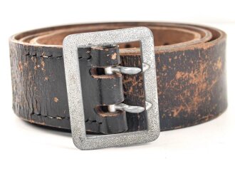 Zweidornkoppel für Offiziere des Heeres. Geschwärztes Leder, Höhe 45mm, Gesamtlänge 113cm