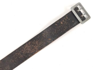 Zweidornkoppel für Offiziere des Heeres. Geschwärztes Leder, Höhe 45mm, Gesamtlänge 113cm