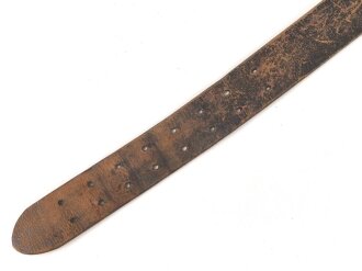 Zweidornkoppel für Offiziere des Heeres. Geschwärztes Leder, Höhe 45mm, Gesamtlänge 113cm