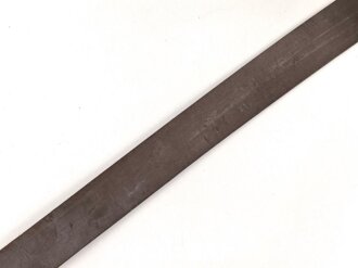Koppelriemen für Angehörige von Parteiverbänden. Brauner Kunststoff ohne Markierungen, Gesamtlänge 94cm