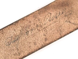 Zweidornkoppel für Offiziere des Heeres. Ungeschwärztes Leder, Höhe 43mm, Gesamtlänge 112cm