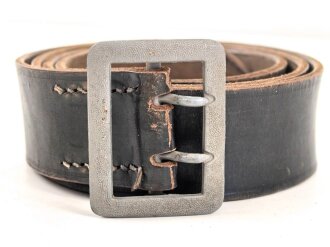 Zweidornkoppel für Offiziere des Heeres. Geschwärztes Leder, Höhe 42mm, Gesamtlänge 120cm