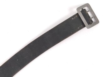 Zweidornkoppel für Offiziere des Heeres. Geschwärztes Leder, Höhe 42mm, Gesamtlänge 120cm