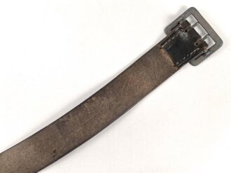 Zweidornkoppel für Offiziere des Heeres. Geschwärztes Leder, Höhe 42mm, Gesamtlänge 120cm