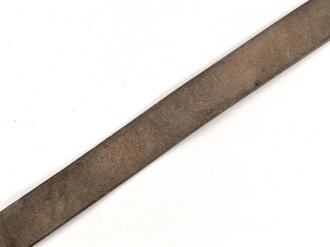 Zweidornkoppel für Offiziere des Heeres. Geschwärztes Leder, Höhe 42mm, Gesamtlänge 120cm