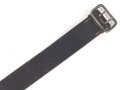 Zweidornkoppel für Führer von Parteiverbänden. Schwarzes Leder, Höhe 43mm, die Schließe mit RZM Markierung.  Gesamtlänge 106cm
