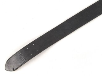 Zweidornkoppel für Führer bzw. Offiziere. Geschwärztes Leder, Höhe 50mm, Gesamtlänge 135cm