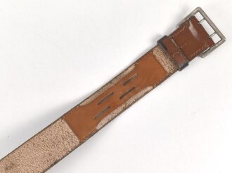 Zweidornkoppel für Führer bzw. Offiziere. Geschwärztes Leder, Höhe 50mm, Gesamtlänge 135cm