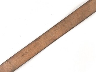 Zweidornkoppel für Führer von Parteiverbänden. Braunes Leder, Höhe 44mm, die Schließe und der Riemen mit RZM Markierung.  Gesamtlänge 107cm