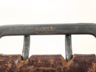 Zweidornkoppel für Führer von Parteiverbänden. Braunes Leder, Höhe 44mm, die Schließe und der Riemen mit RZM Markierung.  Gesamtlänge 107cm