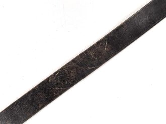 Zweidornkoppel für Führer von Parteiverbänden. Schwarzes Leder, Höhe 44mm, die Schließe und der Riemen mit RZM Markierung.  Gesamtlänge 112cm