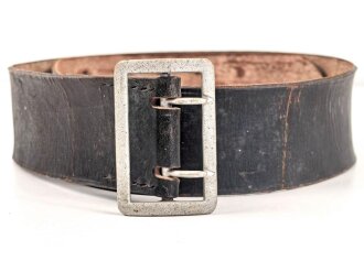 Zweidornkoppel für Führer bzw. Offiziere. Schwarzes Leder, Höhe 53mm, Gesamtlänge 101cm