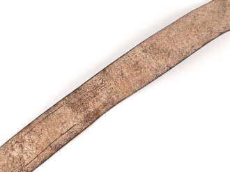 Zweidornkoppel für Führer bzw. Offiziere. Schwarzes Leder, Höhe 53mm, Gesamtlänge 101cm