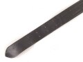 Zweidornkoppel für Führer von Parteiverbänden. Schwarzes Leder, Höhe 45mm, die vergoldete Schließe mit RZM Markierung.  Gesamtlänge 91cm