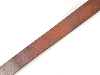 Zweidornkoppel für Offiziere des Heeres. Ungeschwärztes Leder, Höhe 49mm, Gesamtlänge 118cm