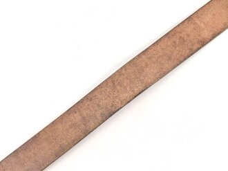 Zweidornkoppel für Offiziere des Heeres. Ungeschwärztes Leder, Höhe 49mm, Gesamtlänge 118cm