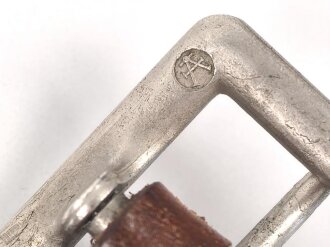 Zweidornkoppel für Offiziere des Heeres. Ungeschwärztes Leder, Höhe 49mm, Gesamtlänge 118cm