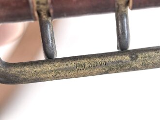Zweidornkoppel für Führer von Parteiverbänden. Braunes Leder, Höhe 45mm, die Schließe  und der Riemen mit RZM Markierung.  Gesamtlänge 114cm