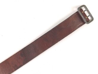 Zweidornkoppel für Führer von Parteiverbänden. Braunes Leder, Höhe 45mm, die Schließe  und der Riemen mit RZM Markierung.  Gesamtlänge 114cm