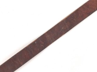 Zweidornkoppel für Führer von Parteiverbänden. Braunes Leder, Höhe 45mm, die Schließe  und der Riemen mit RZM Markierung.  Gesamtlänge 114cm