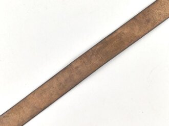 Zweidornkoppel für Führer von Parteiverbänden. Braunes Leder, Höhe 45mm, die Schließe  und der Riemen mit RZM Markierung.  Gesamtlänge 114cm