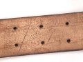 Zweidornkoppel für Führer von Parteiverbänden. Braunes Leder, Höhe 45mm, die Schließe  und der Riemen mit RZM Markierung.  Gesamtlänge 114cm