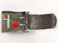 Koppelschloss für Mannschaften des Heeres. Aluminium, Hersteller H.A., an Lederzunge von H. Arld Nürnberg 1937