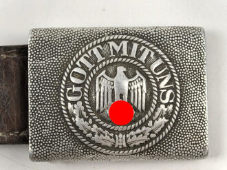Koppelschloss für Mannschaften des Heeres. Aluminium,  an Lederzunge von 1937. das Hakenkreuz Breitgeklopft, aber noch sichtbar