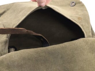 Brotbeutel  für Angehörige des Heeres. Getragenes Stück , mit Reichsbetriebsnummer