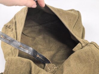 Brotbeutel in Tropenausführung  für Angehörige des Heeres. Getragenes Stück, leicht defekt