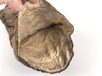 Einzelner Winterhandschuh für Angehörige der Waffen SS . Getragenes Stück