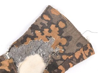 Einzelner Winterhandschuh für Angehörige der Waffen SS . Getragenes Stück, defekt