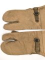 Paar Handschuhe für Kradmelder der Wehrmacht. Sandfarbenes, relativ dünnes Material, datiert 1943. Habe ich noch nie gesehen