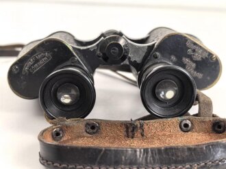Dienstglas 6 x 30 Wehrmacht. Frühes Stück von Spindler & Hoyer Göttingen, mit defektem Trageriemen und Regenschutzdeckel. Klare Durchsicht, deutliche Strichplatte