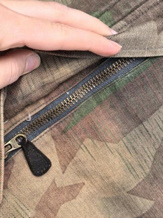 Fallschirmjäger "Knochensack" Ältere Museumsanfertigung, der Brustadler original ?