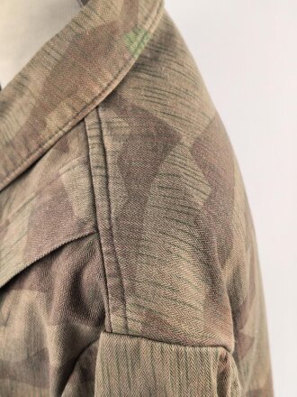Fallschirmjäger "Knochensack" Ältere Museumsanfertigung, der Brustadler original ?