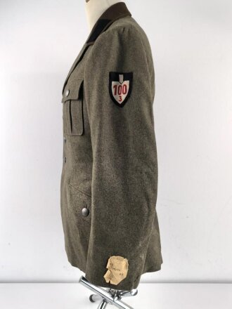 Reichsarbeitsdienst , Dienstrock in gutem Zustand. Kammerstück mit original vernähten Kragenspiegeln, der Ärmelspaten vermutlich neuzeitlich angebracht