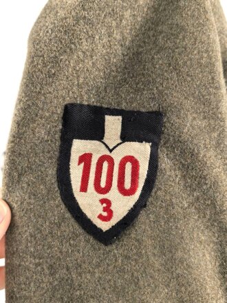 Reichsarbeitsdienst , Dienstrock in gutem Zustand. Kammerstück mit original vernähten Kragenspiegeln, der Ärmelspaten vermutlich neuzeitlich angebracht