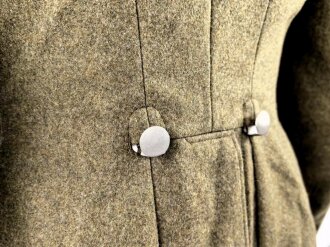 Reichsarbeitsdienst , Dienstrock in gutem Zustand. Kammerstück mit original vernähten Kragenspiegeln, der Ärmelspaten vermutlich neuzeitlich angebracht
