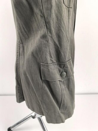 Heer, Feldbluse Modell 1936 aus leichten Sommerstoff. Eigentumstück für einen Offizier in der Heeresverwaltung. Sehr guter Zustand, alle Effekten original vernäht